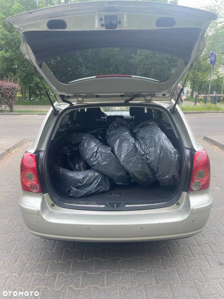 Toyota Avensis - 8