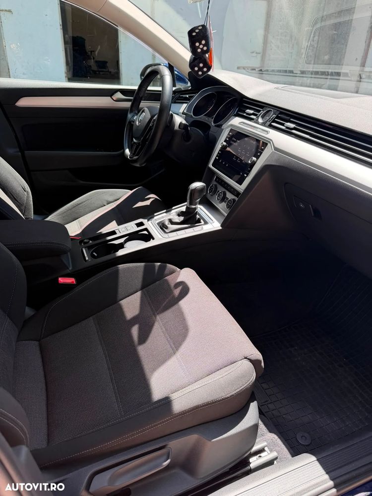 Volkswagen Passat 2.0 TDI DSG Comfortline - 12