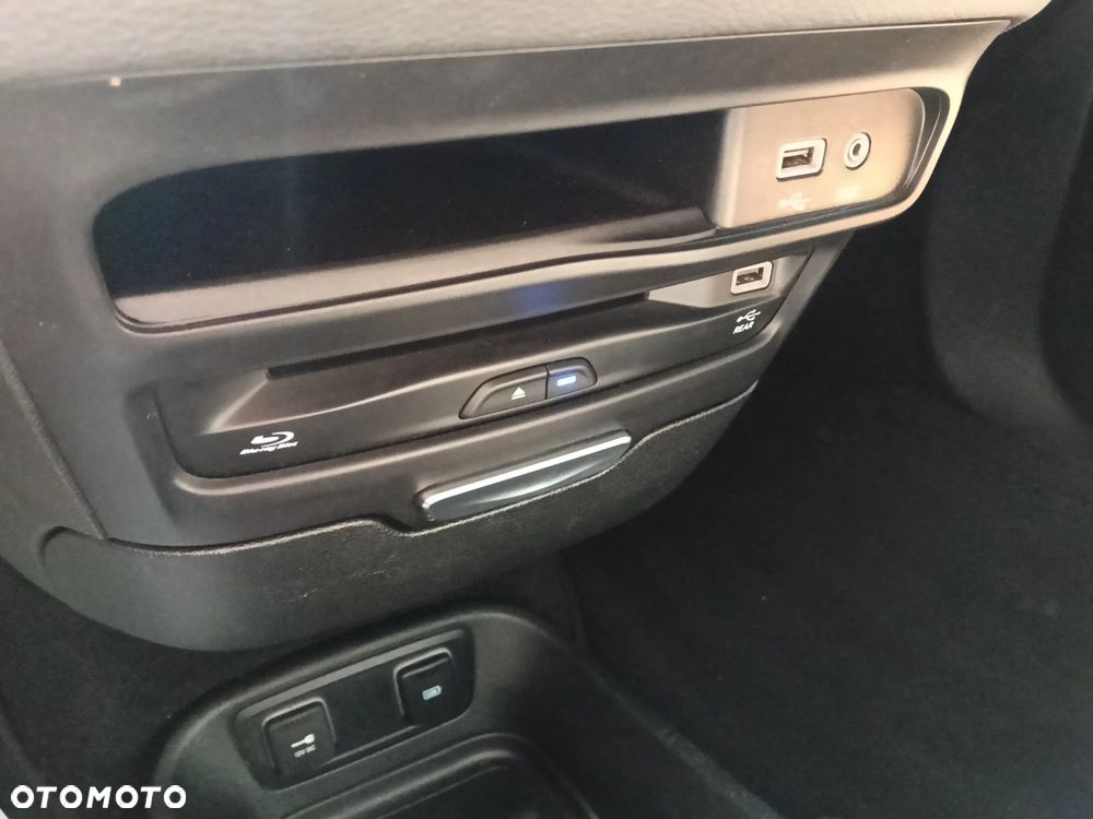Chrysler Pacifica - 34