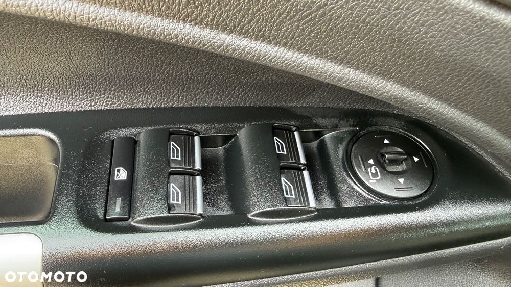Ford Tourneo Connect Grand - 20