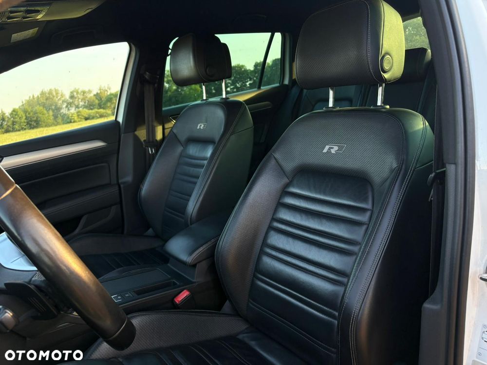 Volkswagen Passat - 11