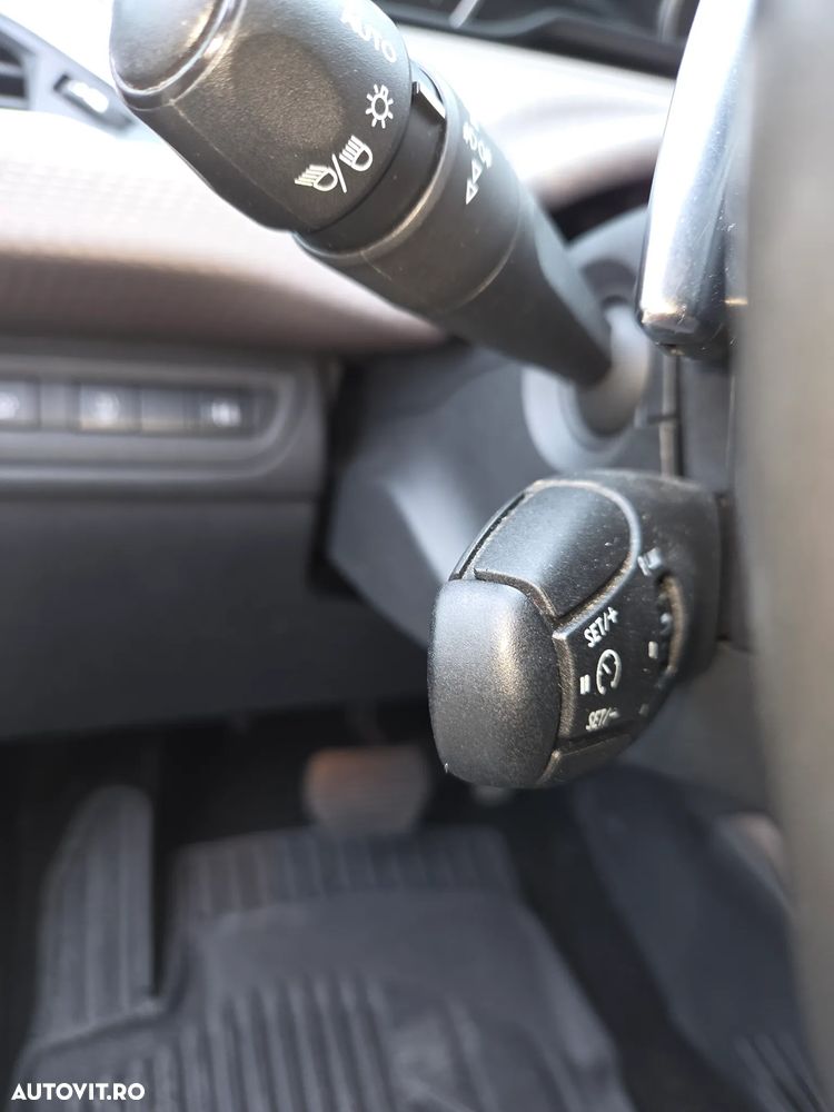 Peugeot 2008 82 e-VTI ETG5 Allure - 8