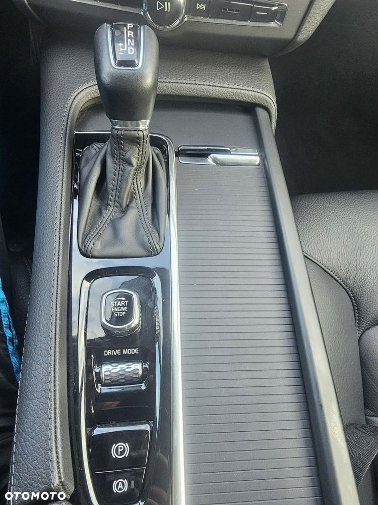Volvo V90 D4 Momentum Pro - 37