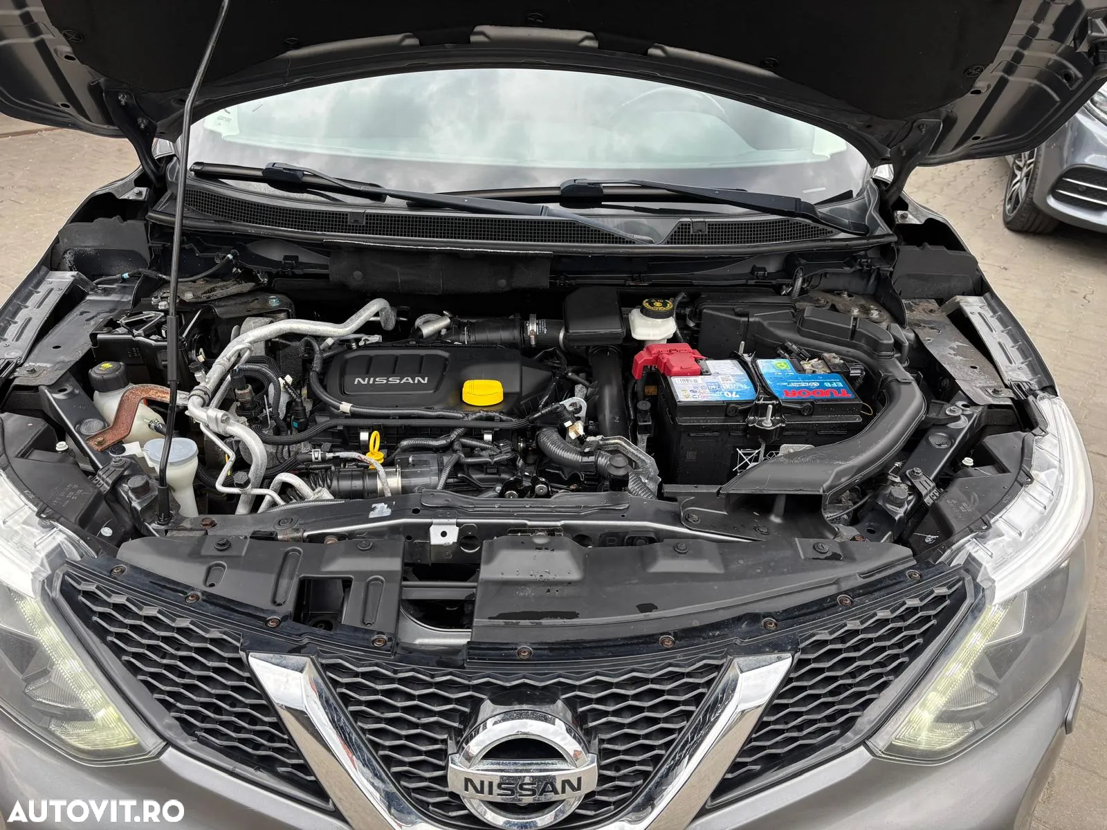 Nissan Qashqai 1.6 DCI Xtronic TEKNA - 8