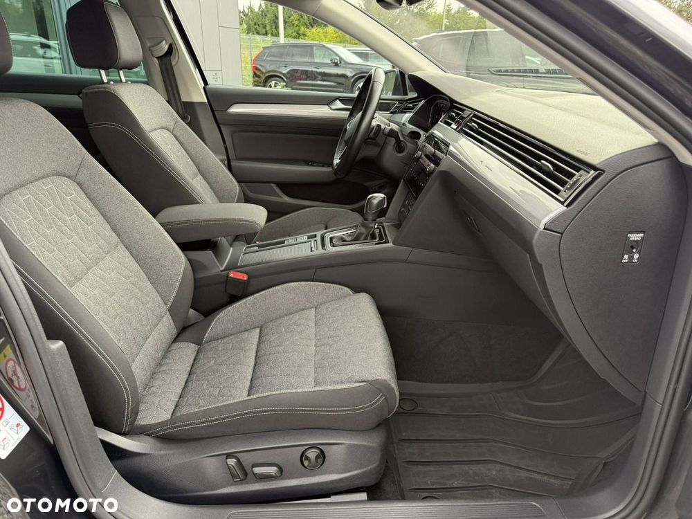 Volkswagen Passat Variant 2.0 TDI EVO Business DSG - 17
