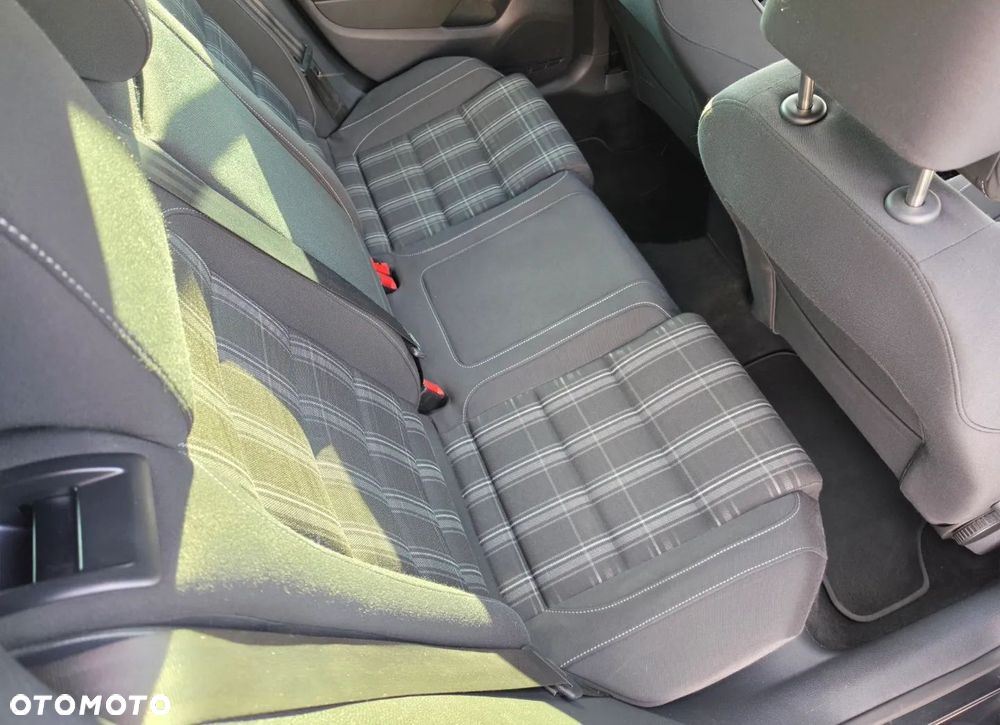 Volkswagen Golf 2.0 TDI GTD - 8
