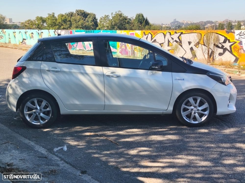 Toyota Yaris 1.5 HSD Comfort+Navi - 21