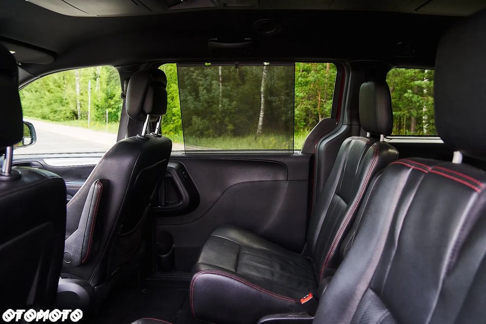 Dodge Grand Caravan - 19