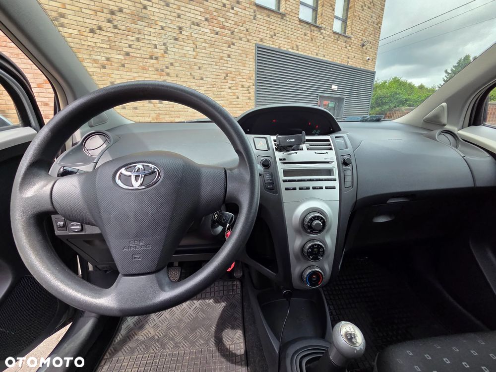 Toyota Yaris - 13