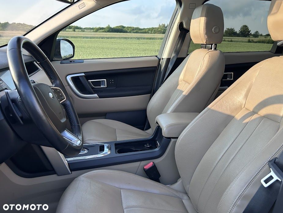 Land Rover Discovery Sport - 26