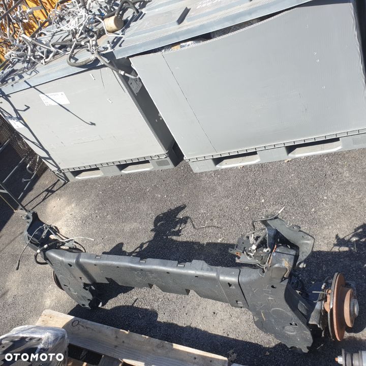 Belka tylna Renault Megane IV zwykla