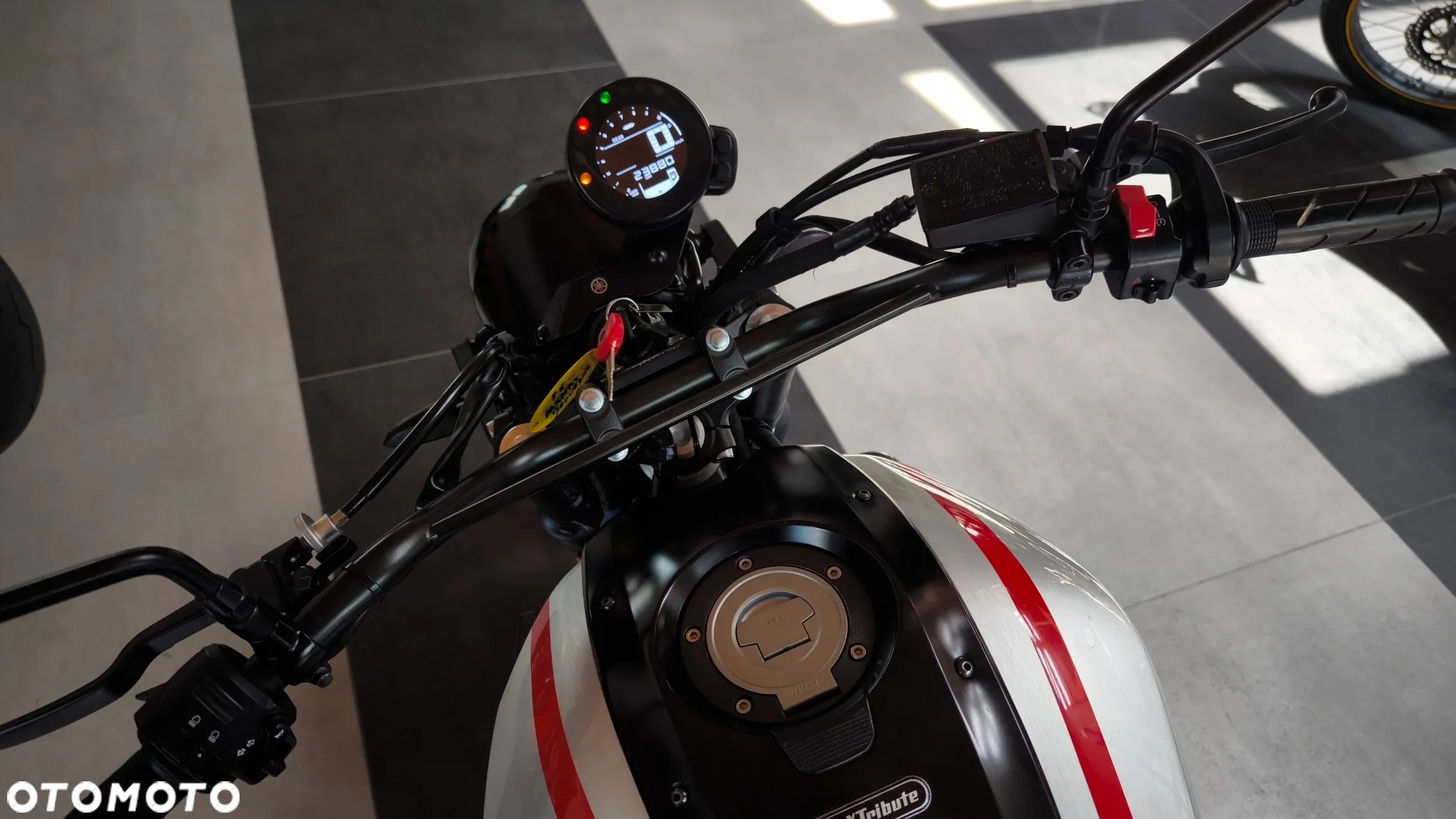 Yamaha XSR - 10