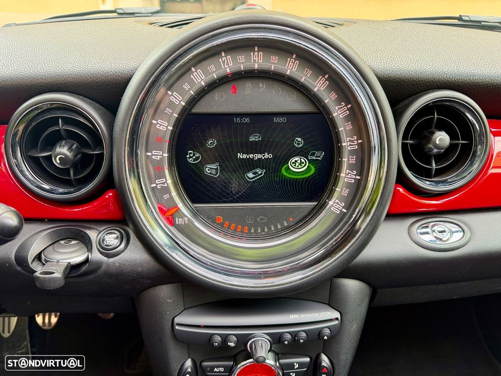 MINI Cabrio John Cooper Works - 18