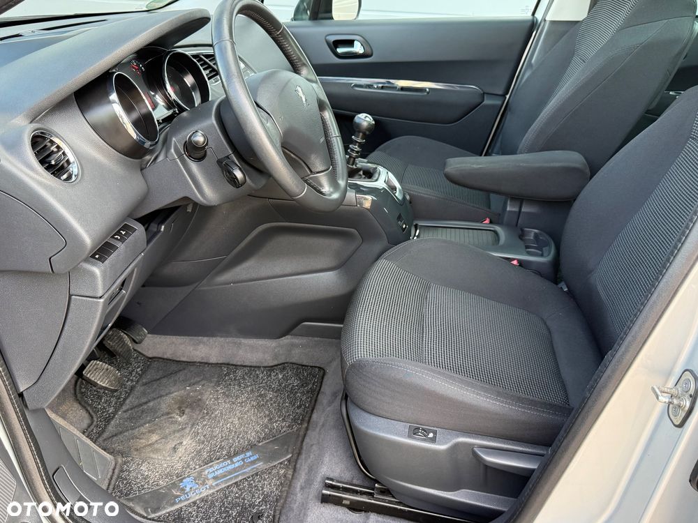 Peugeot 5008 - 22