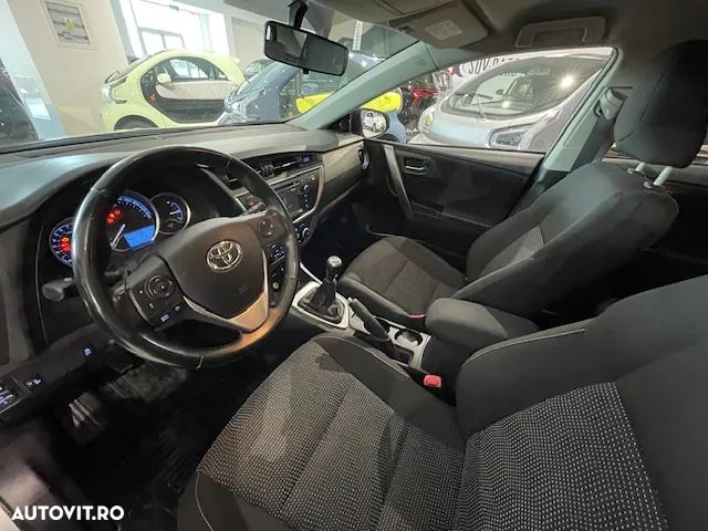 Toyota Auris - 12