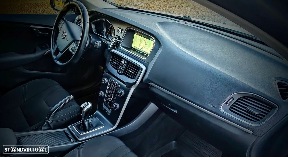 Volvo V40 D3 Momentum - 11