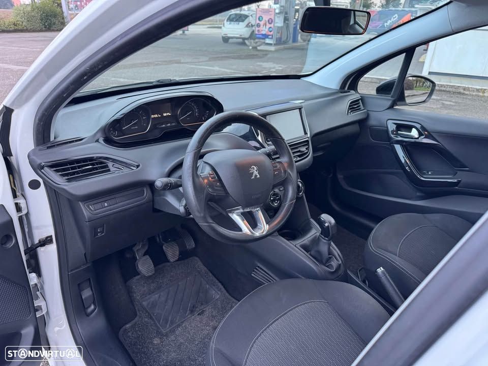 Peugeot 208 1.6 e-HDi Auto-Escola 85g - 6