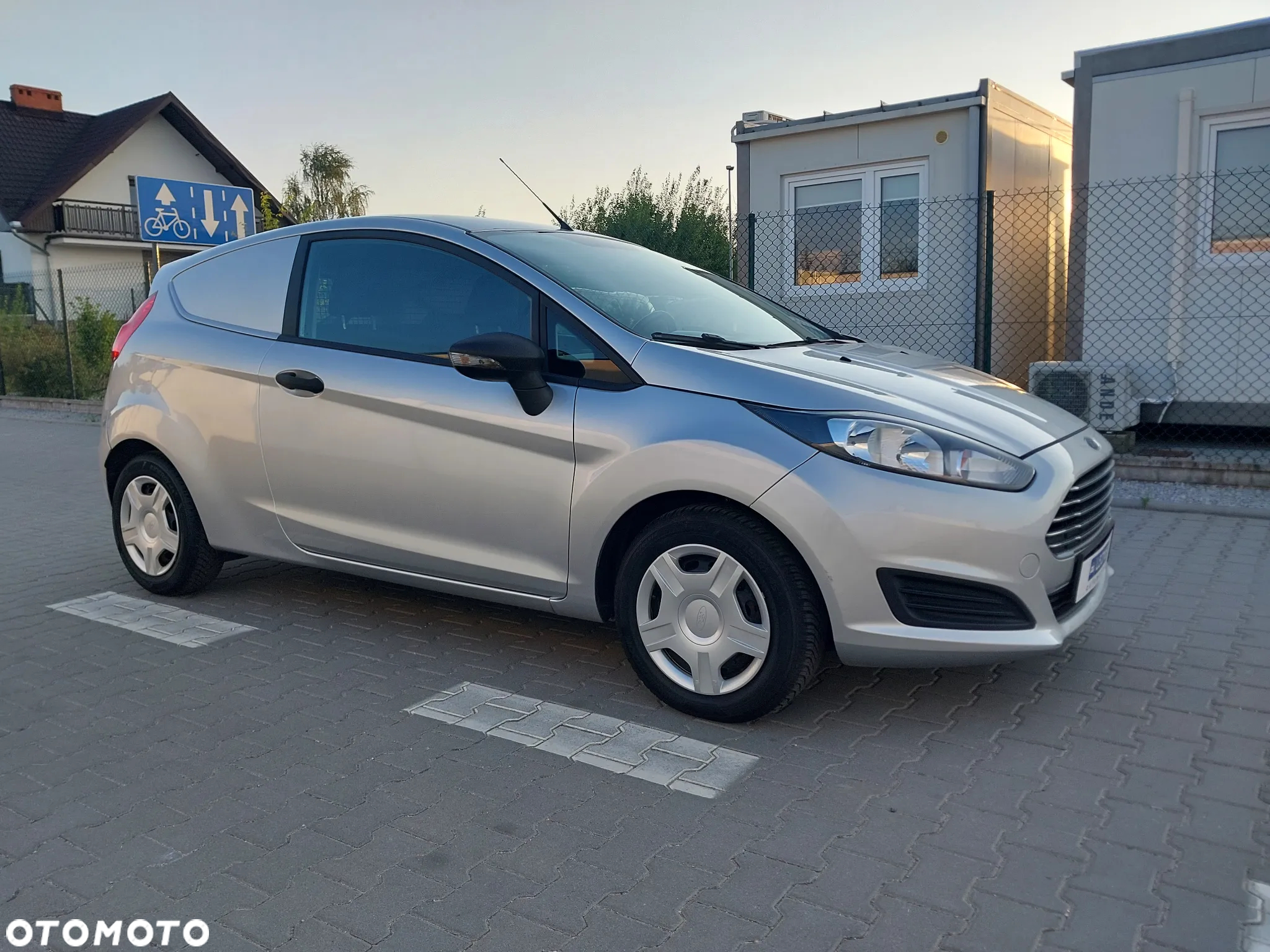 Ford Fiesta 1.6 TDCi DPF Trend - 4