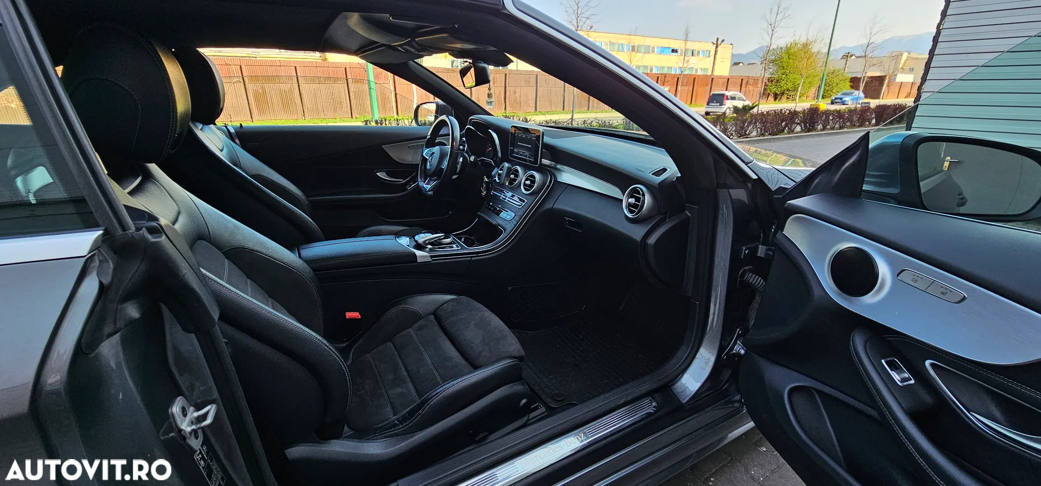Mercedes-Benz C 220 d Cabrio 4Matic 9G-TRONIC - 11