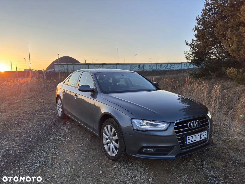 Audi A4 Limousine - 1