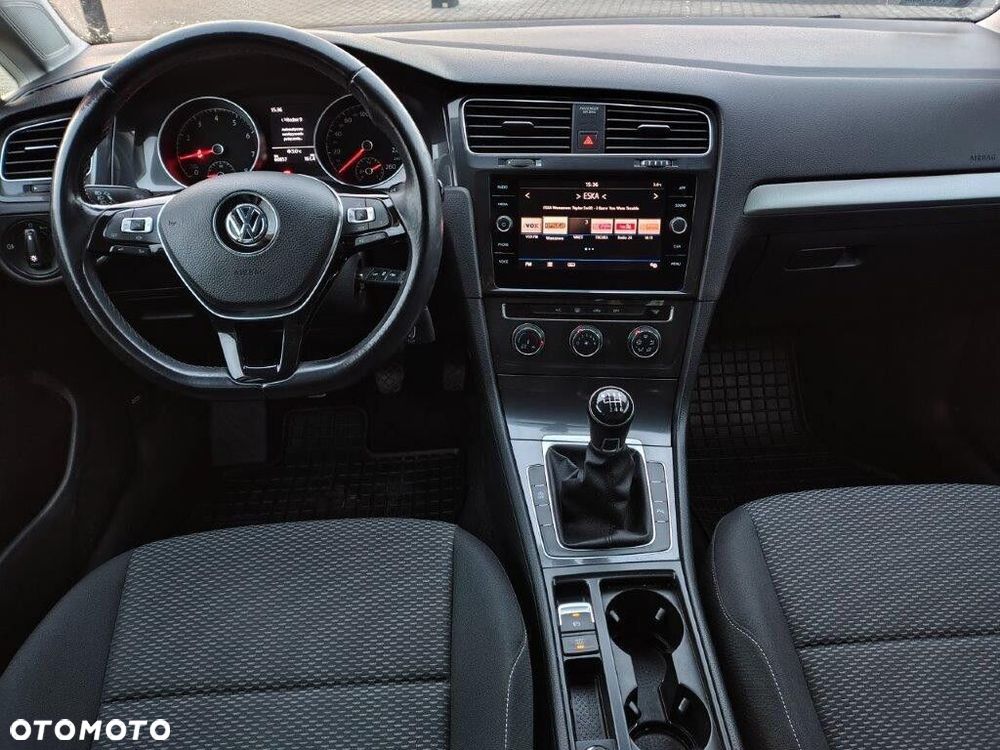 Volkswagen Golf - 15