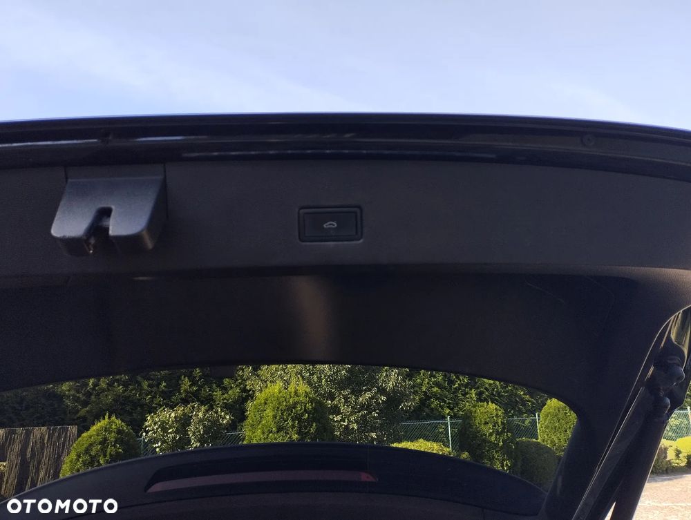 Volkswagen T-Roc - 12