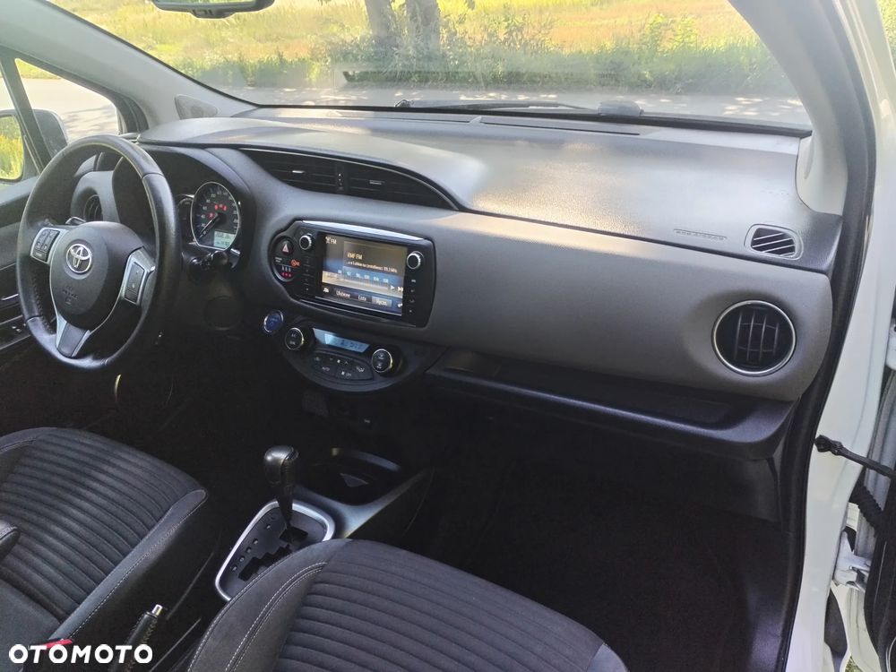 Toyota Yaris 1.5 VVT-i Comfort mit Design Paket - 16