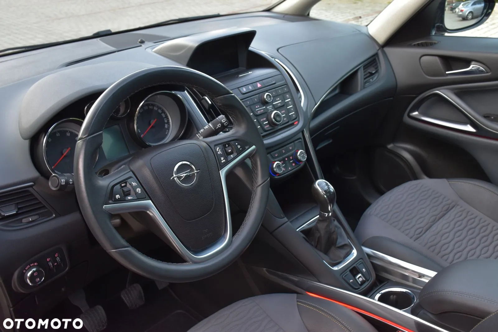 Opel Zafira 1.4 T Cosmo EcoFLEX S&S EU6 - 13