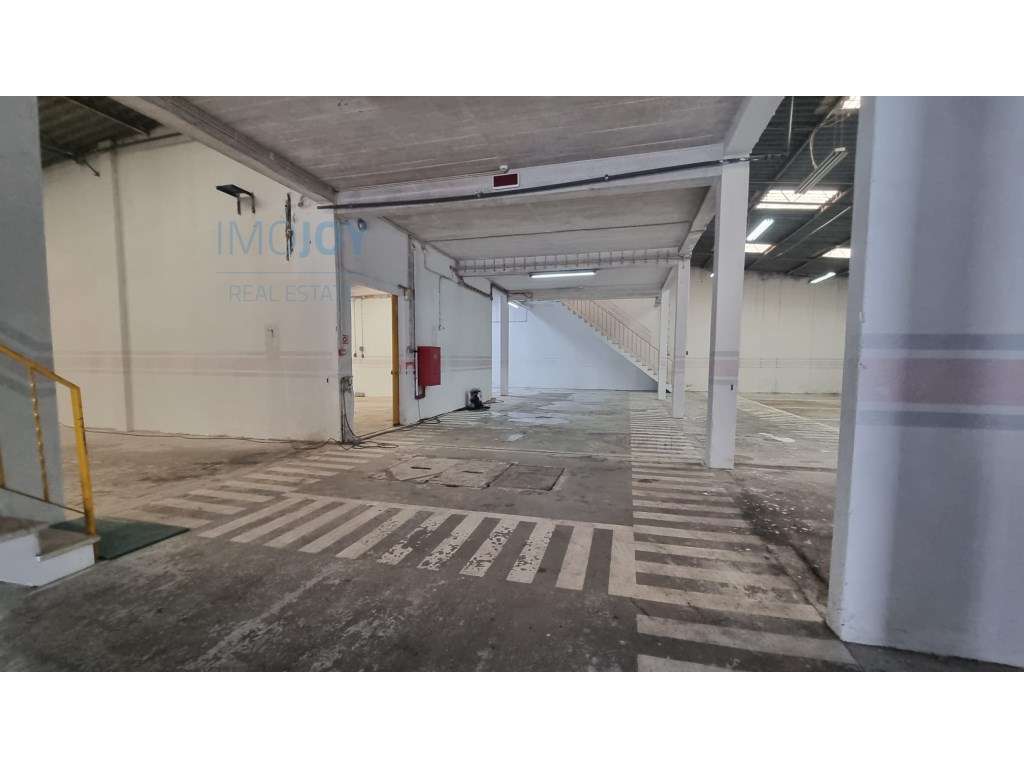 Oportunidade Única de Investimento: Armazém para Venda - Grande imagem: 5/15