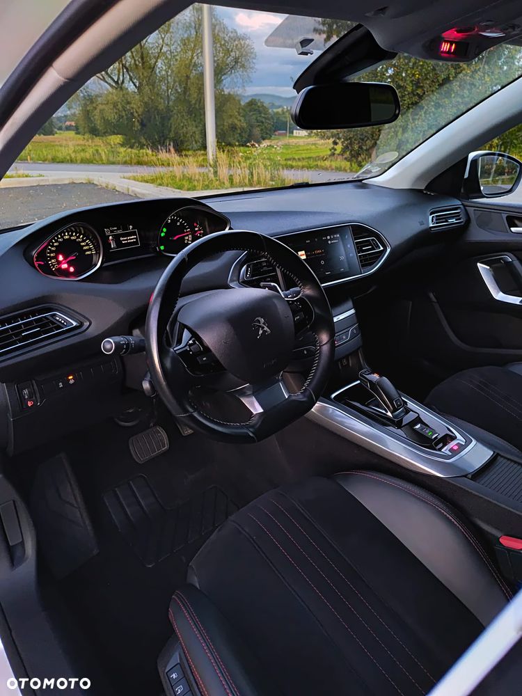 Peugeot 308 BlueHDi 130 EAT8 Allure - 16