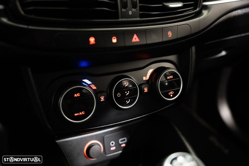 Fiat Tipo Station Wagon 1.3 M-Jet Lounge - 12