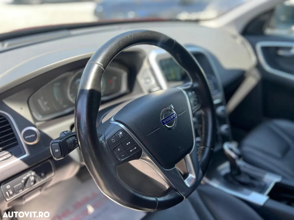 Volvo XC 60 D4AWD Kinetic - 18