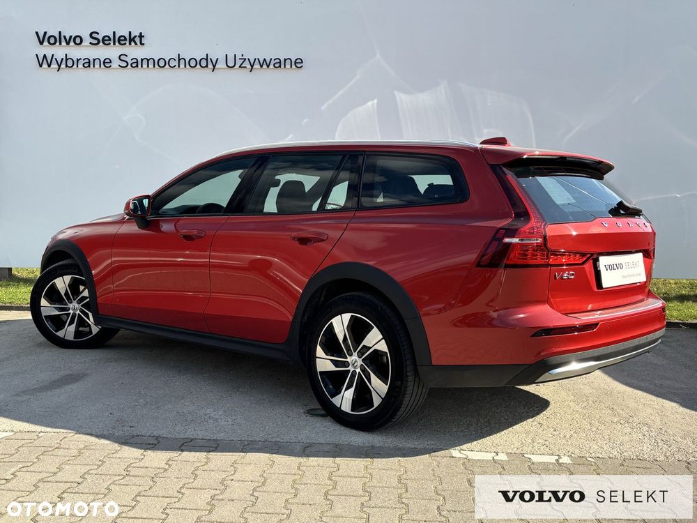 Volvo V60 Cross Country - 8