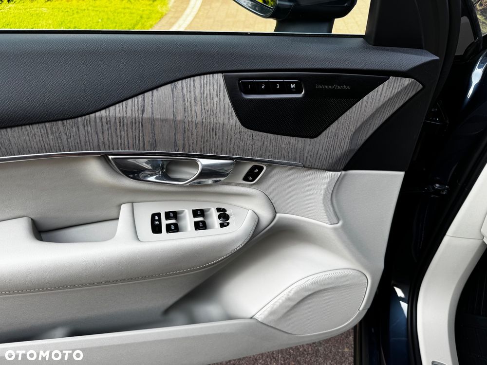Volvo XC 90 - 8
