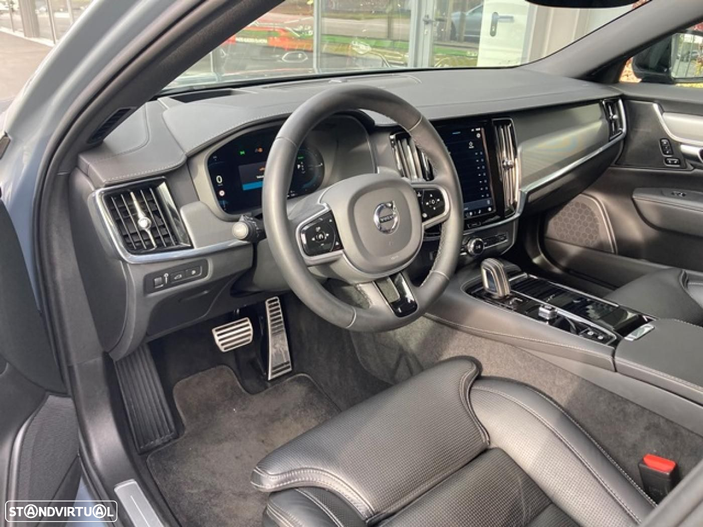 Volvo V90 2.0 T6 PHEV R-Design AWD - 16