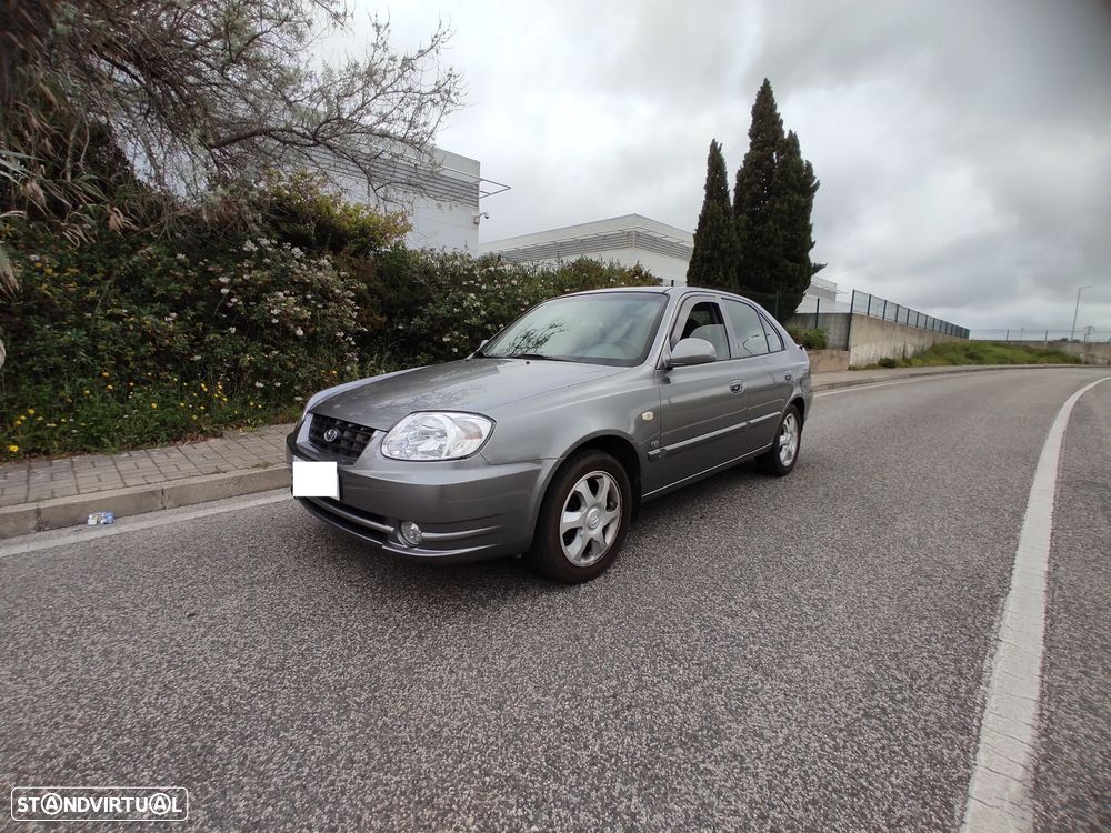 Hyundai Accent 1.5 CRDi Active - 1