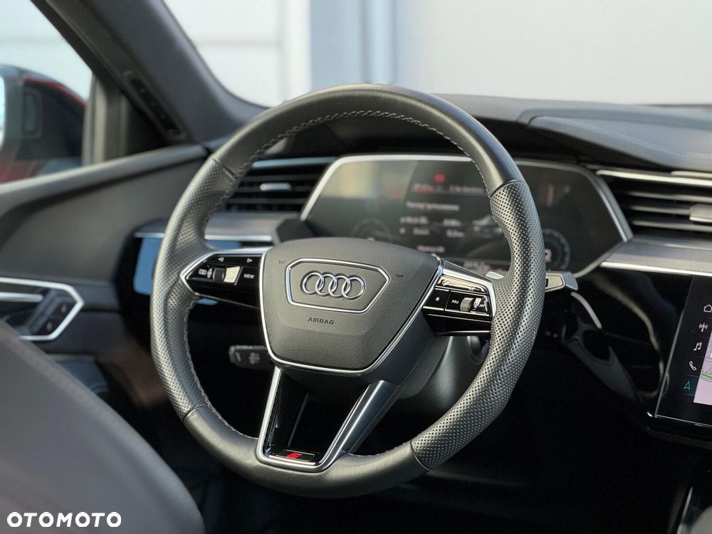 Audi Q8 Sportback e-tron - 16