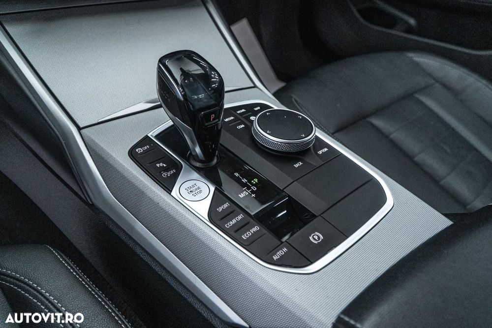 BMW Seria 3 320i Aut. Sport Line - 25