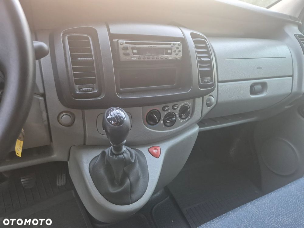 Renault Trafic - 18