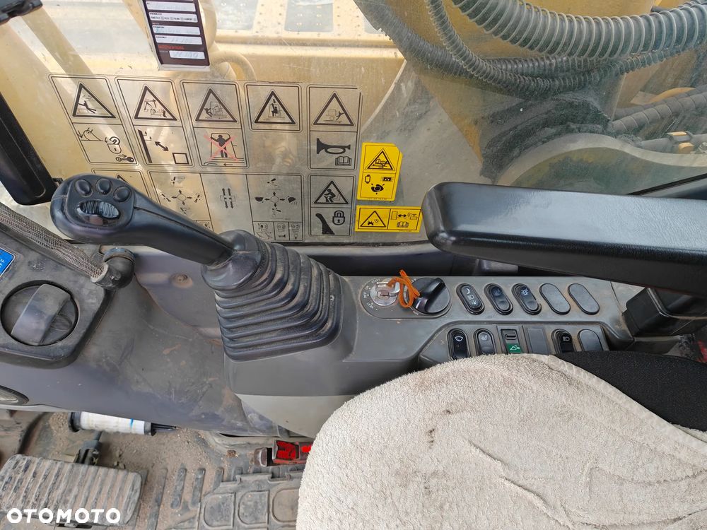 Komatsu PC210LC-8 - 12