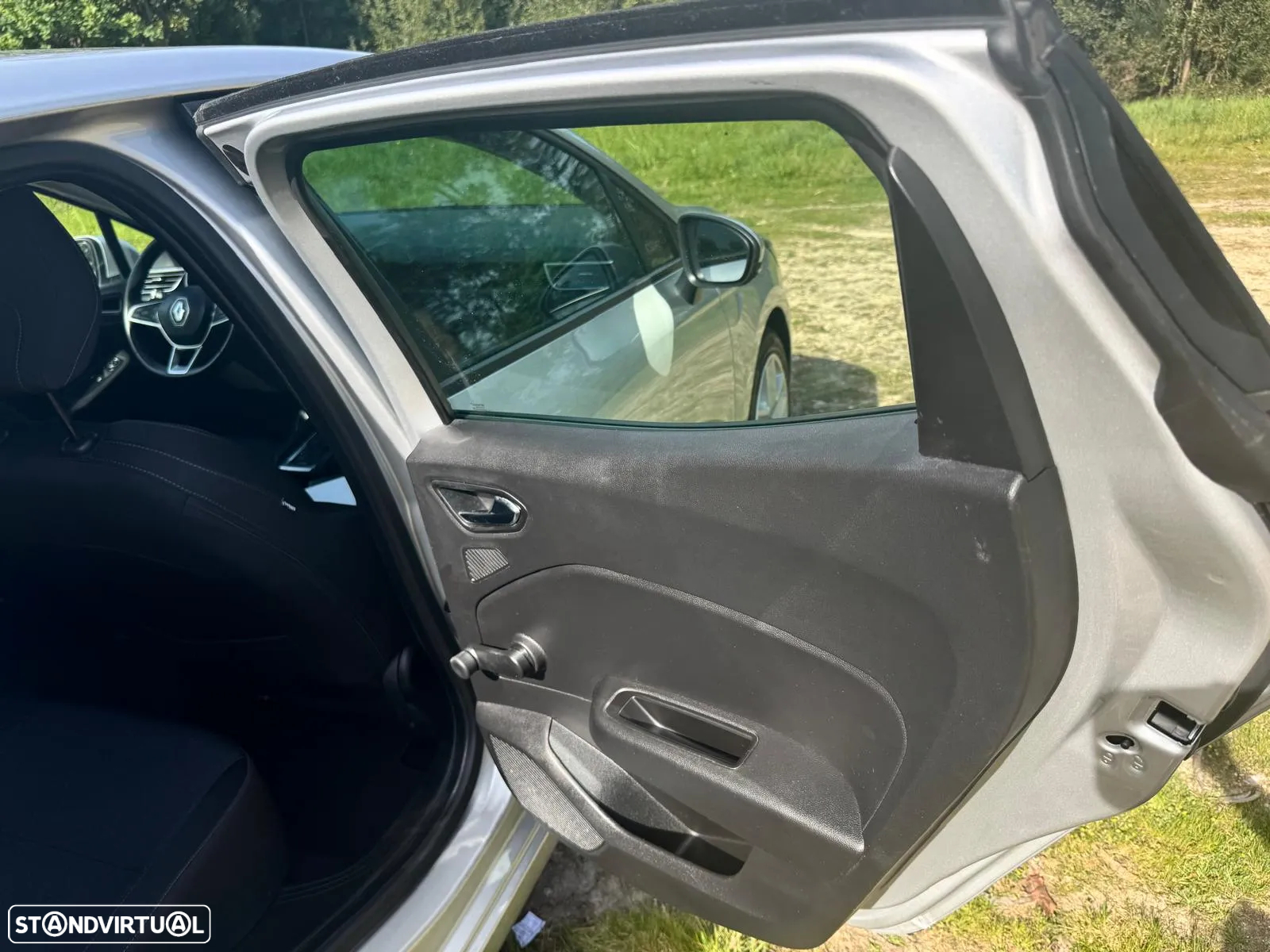 Renault Clio 1.6 E-Tech Full Hybrid Techno - 21