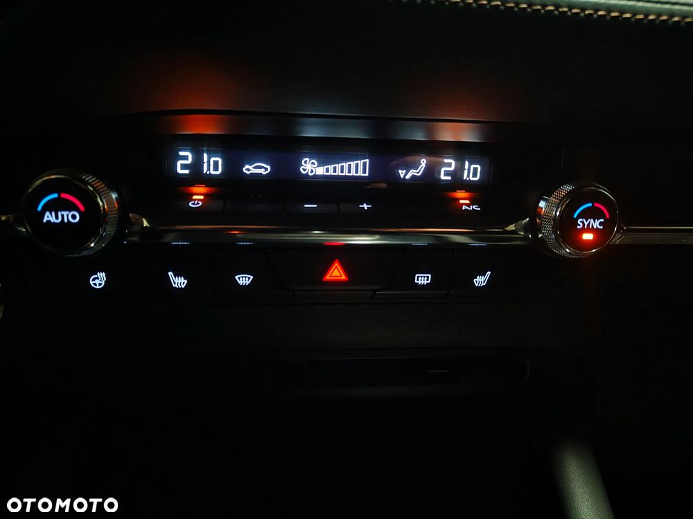 Mazda 3 e-SKYACTIV-G 2.0 M HYBRID - 30