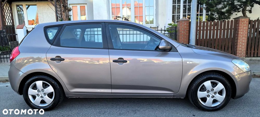 Kia Ceed - 5