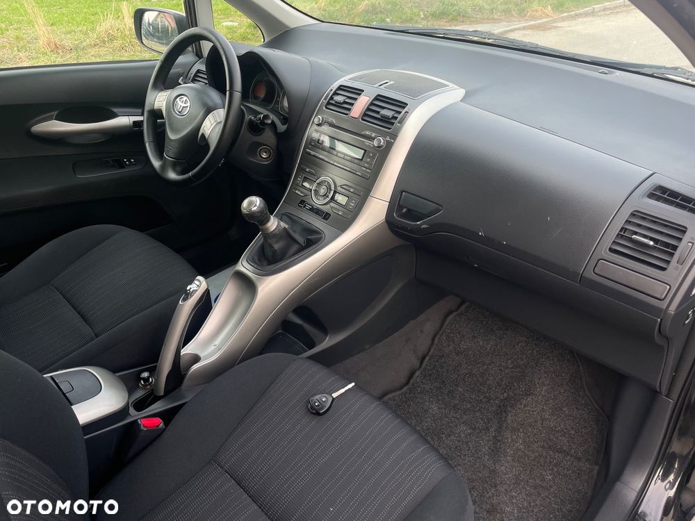 Toyota Auris 1.6 VVT-i Team - 12