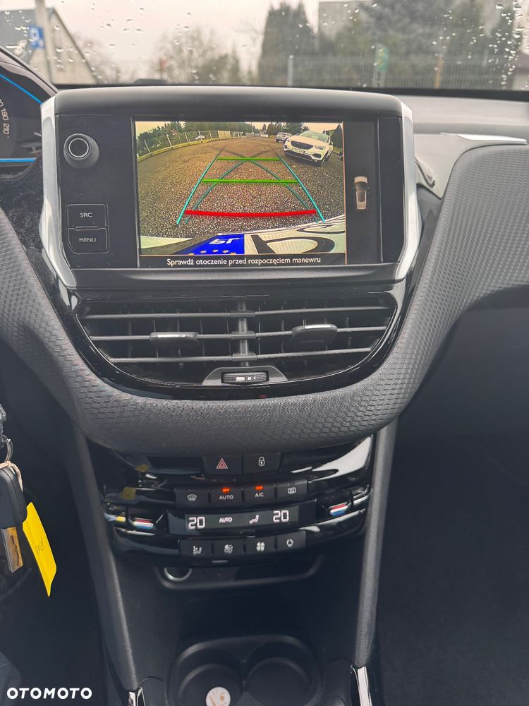 Peugeot 2008 1.2 Pure Tech GPF Allure S&S - 20