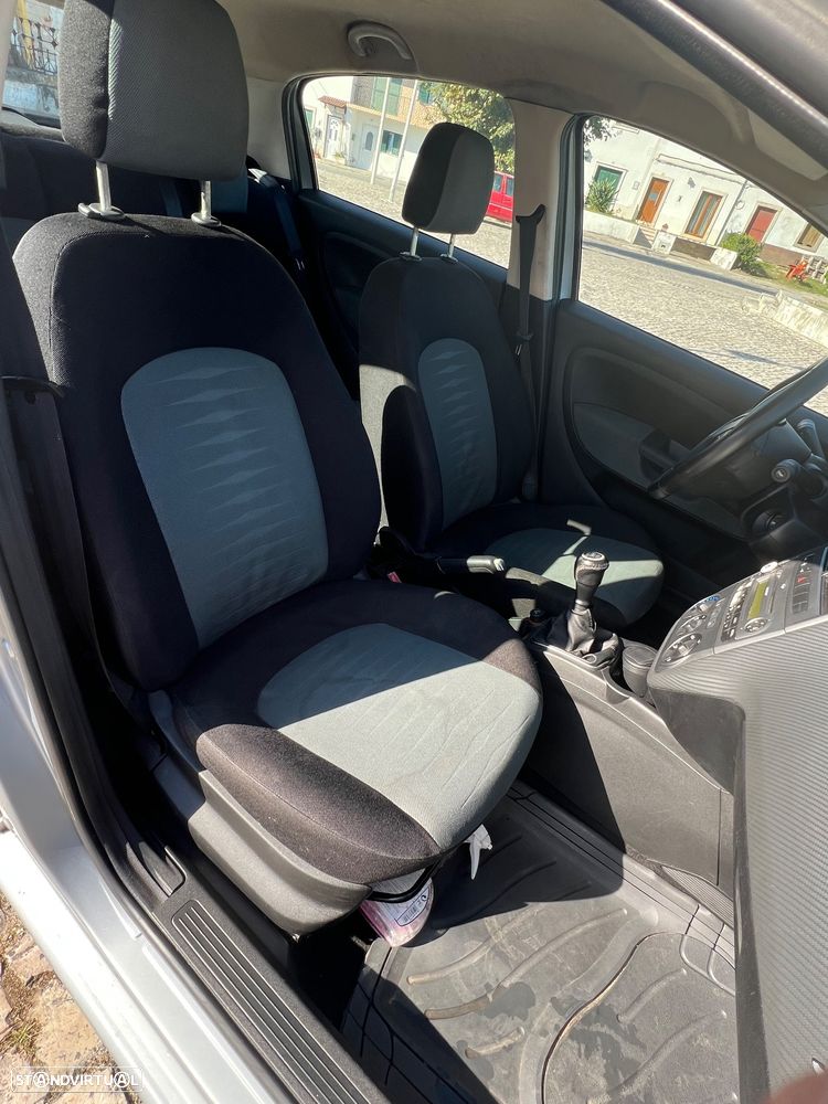 Fiat Grande Punto - 13