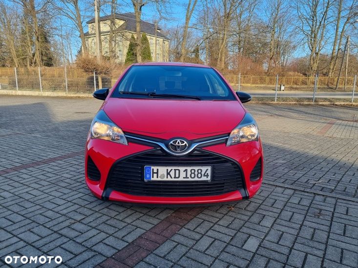 Toyota Yaris 1.0 Premium - 4