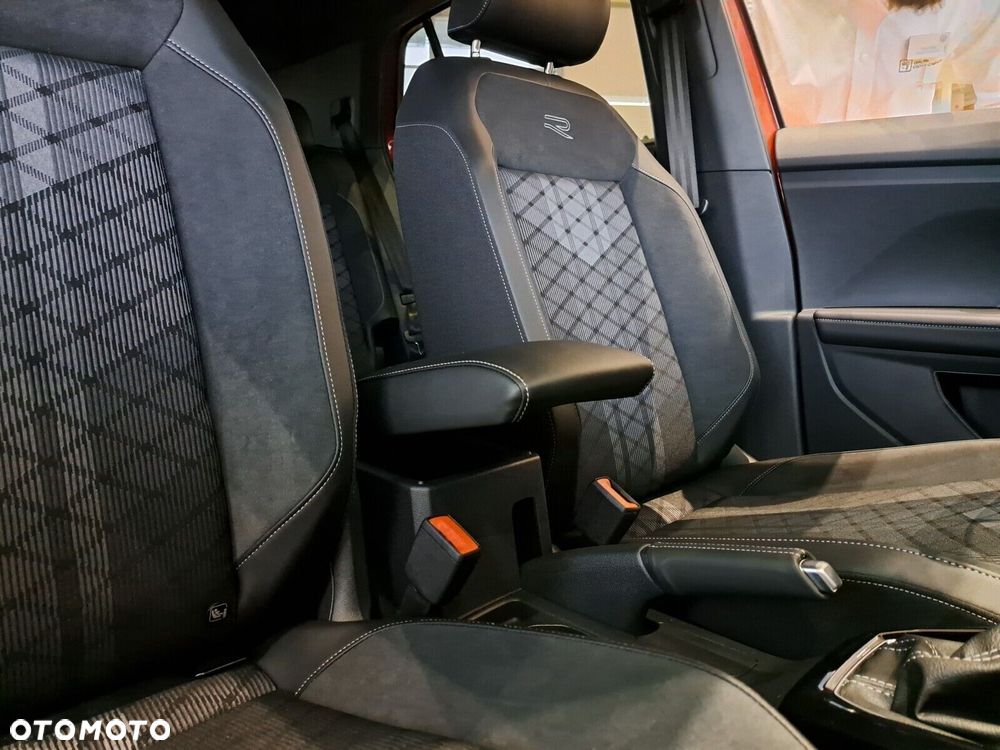 Volkswagen T-Cross - 34