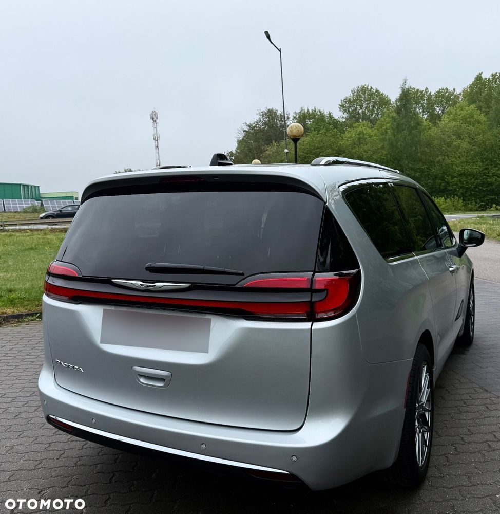 Chrysler Pacifica - 5
