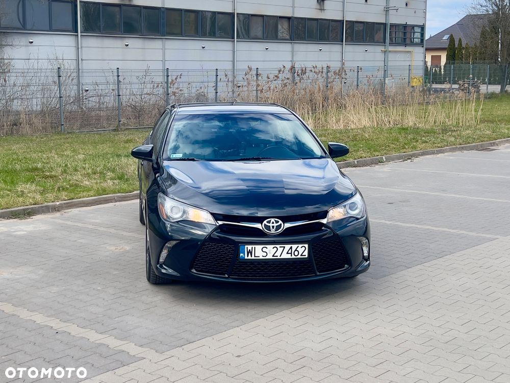 Toyota Camry - 2